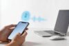 Gesprächsaufzeichnung Online-Meeting mit Smartphone und Laptop – Datenschutz und rechtliche Anforderungen beachten