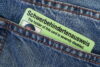 Schwerbehindertenausweis steckt in Hosentasche