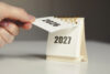 inkommensteuerreformgesetz 2027: Kalenderblatt wird von 2026 auf 2027 umgeblättert